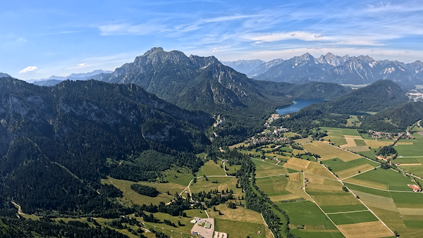Éroplánem křížem krážem: Alpy a Neuschwanstein jak na dlani
