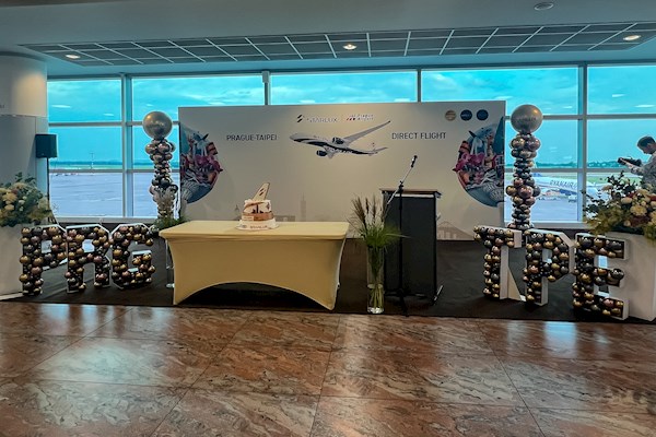 Starlux Airlines poprvé v Praze