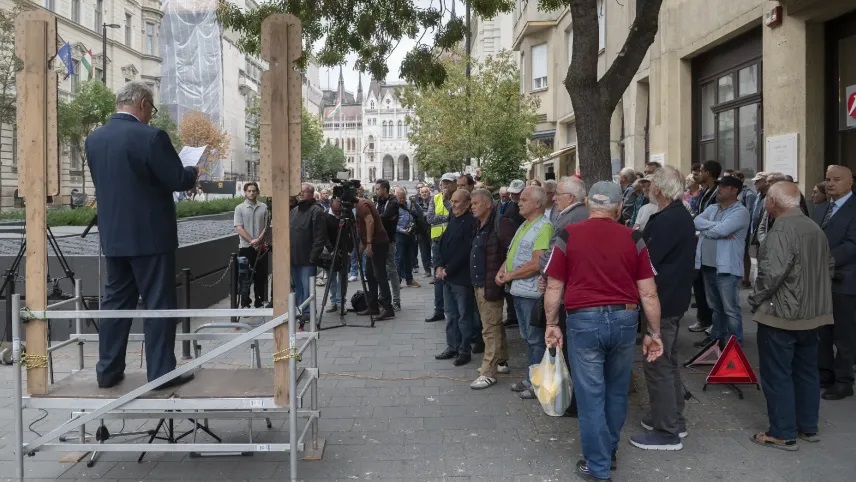 Piloti protestovali před budovou úřadu premiéra