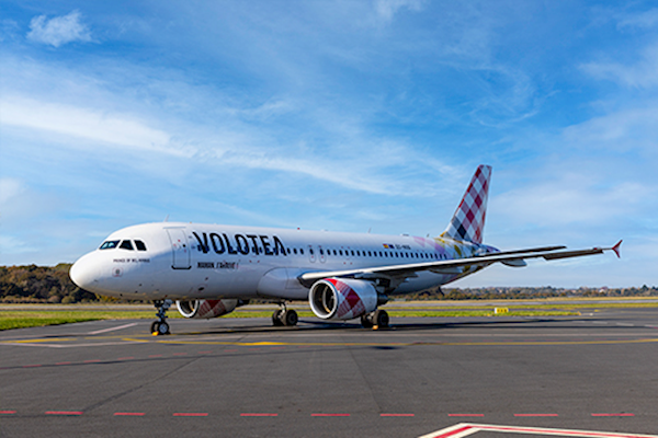 Volotea restrukturalizuje dluhy a zmenší flotilu. Škrty se dotknou i letů z Prahy