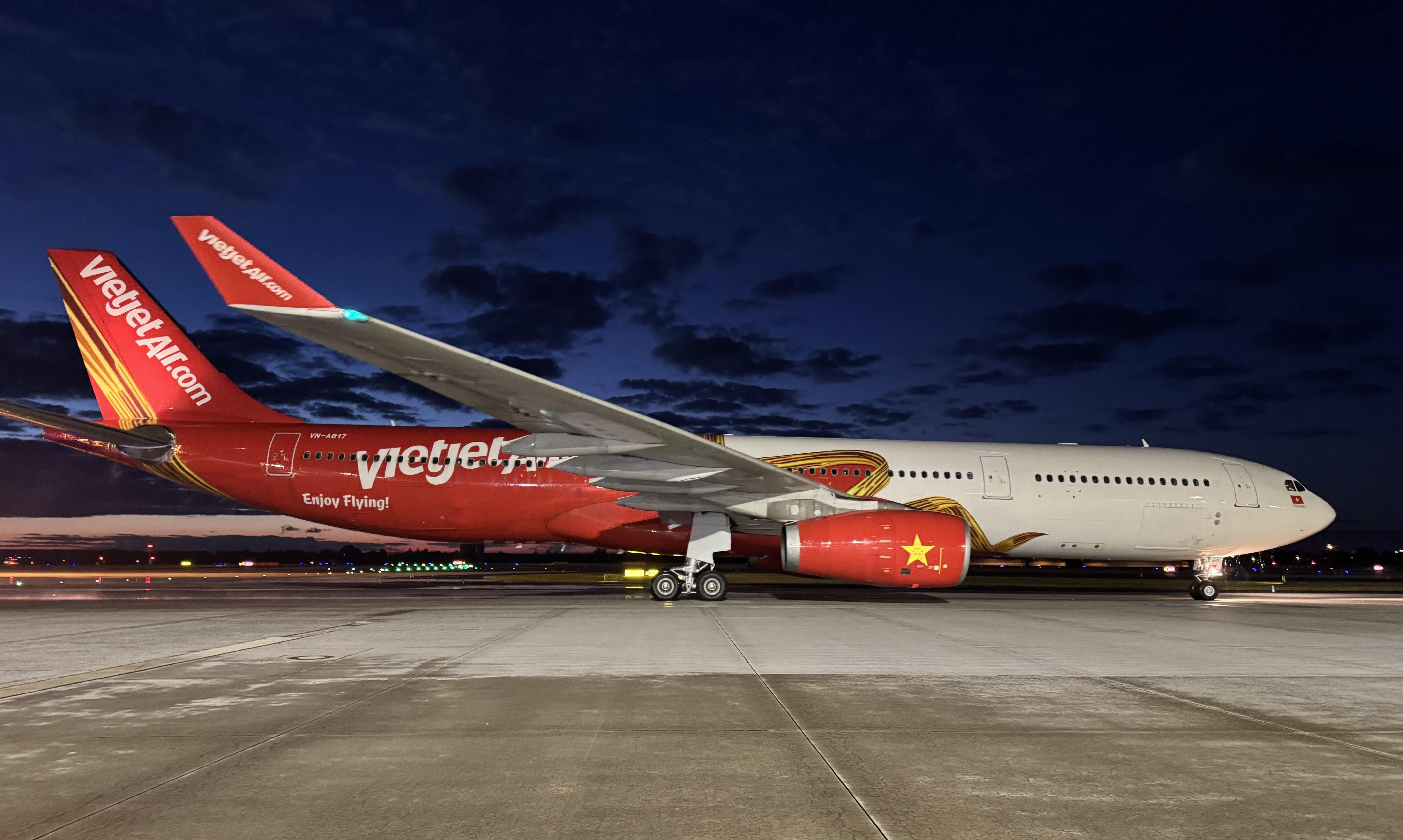 Vietjet zahájil lety z Prahy do Hanoje přes Kazachstán. Na linku nasadil Airbus A330