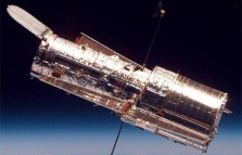 Hubble v ženské náruči