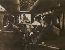 Historie palubní zábavy: Od plátna k obrazovkám