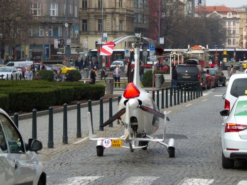 První letadlo s řádnou registrační značkou jezdí nakonec po našich silnicích