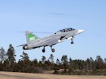 Gripen létá jako první jednomotorový bojový letoun na 100% biopalivo