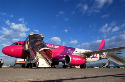 Wizz Air hledá piloty a stevardy, chce mít 160 letadel