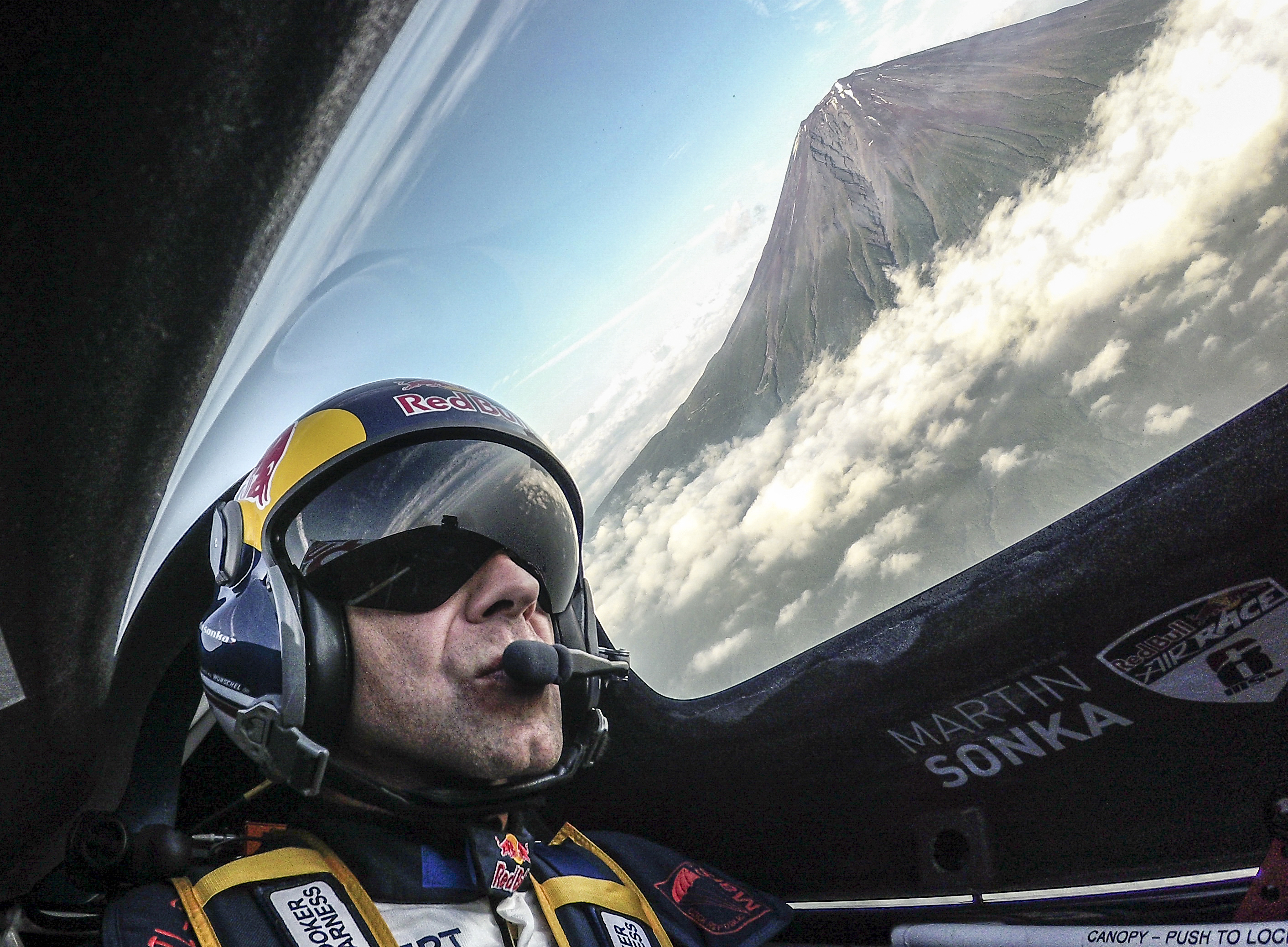 Šonka bude o víkendu v Čibě obhajovat titul v Red Bull Air Race