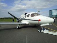 V Příbrami se letovou ukázkou představil letoun Cirrus Vision Jet G2
