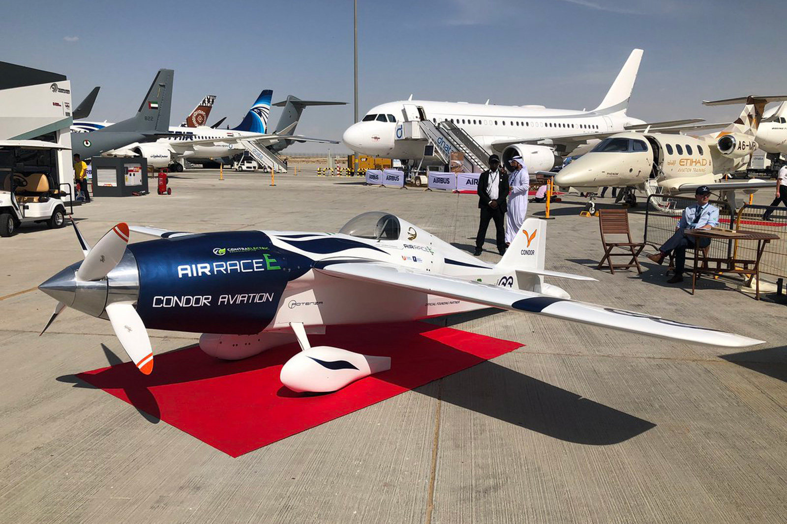 V Dubaji představili elektrický speciál pro seriál závodů Air Race E