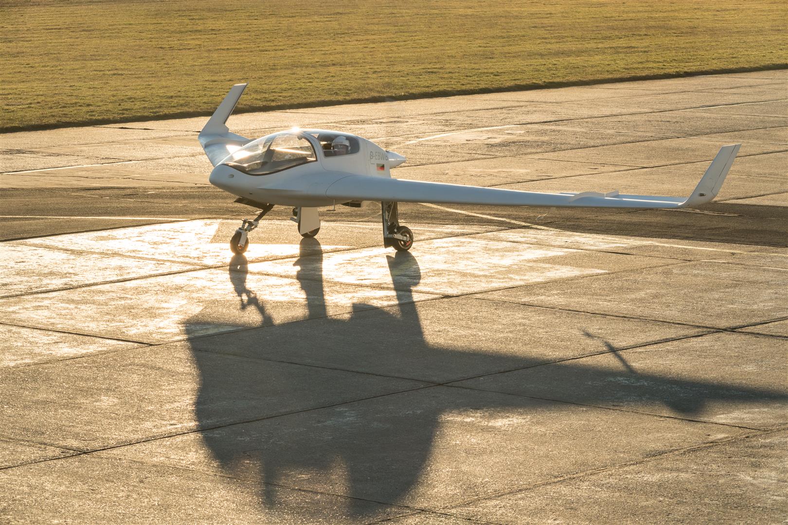 Samokřídlo Horten HX-2 úspěšně absolvovalo sérii testovacích letů