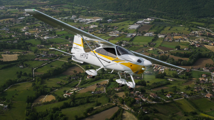 Tecnam včera představil dieselovou verzi letounu P2010