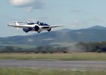 Slovenský létající automobil AirCar absolvoval úspěšný testovací let