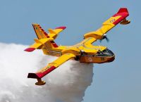 Stát zvažuje koupi letadla na hašení rozsáhlých požárů