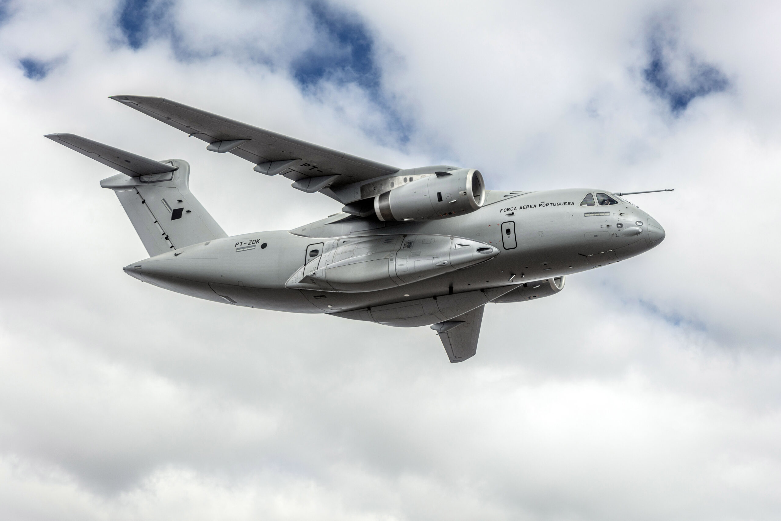 Embraer C-390 absolvoval testy leteckého hašení