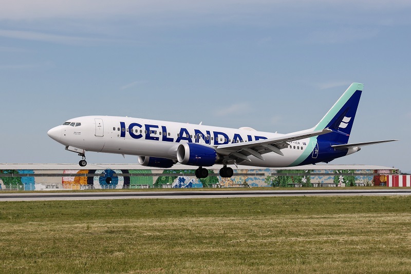 Icelandair zahájil pravidelné spojení Keflavíku s Prahou