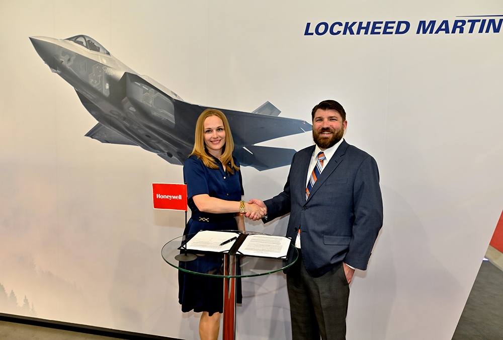 Honeywell bude spolupracovat s Lockheed Martin. Spojení má posílit přítomnost a investice v Česku