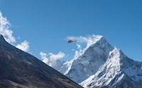 Vyhlídková helikoptéra havarovala poblíž Mount Everestu