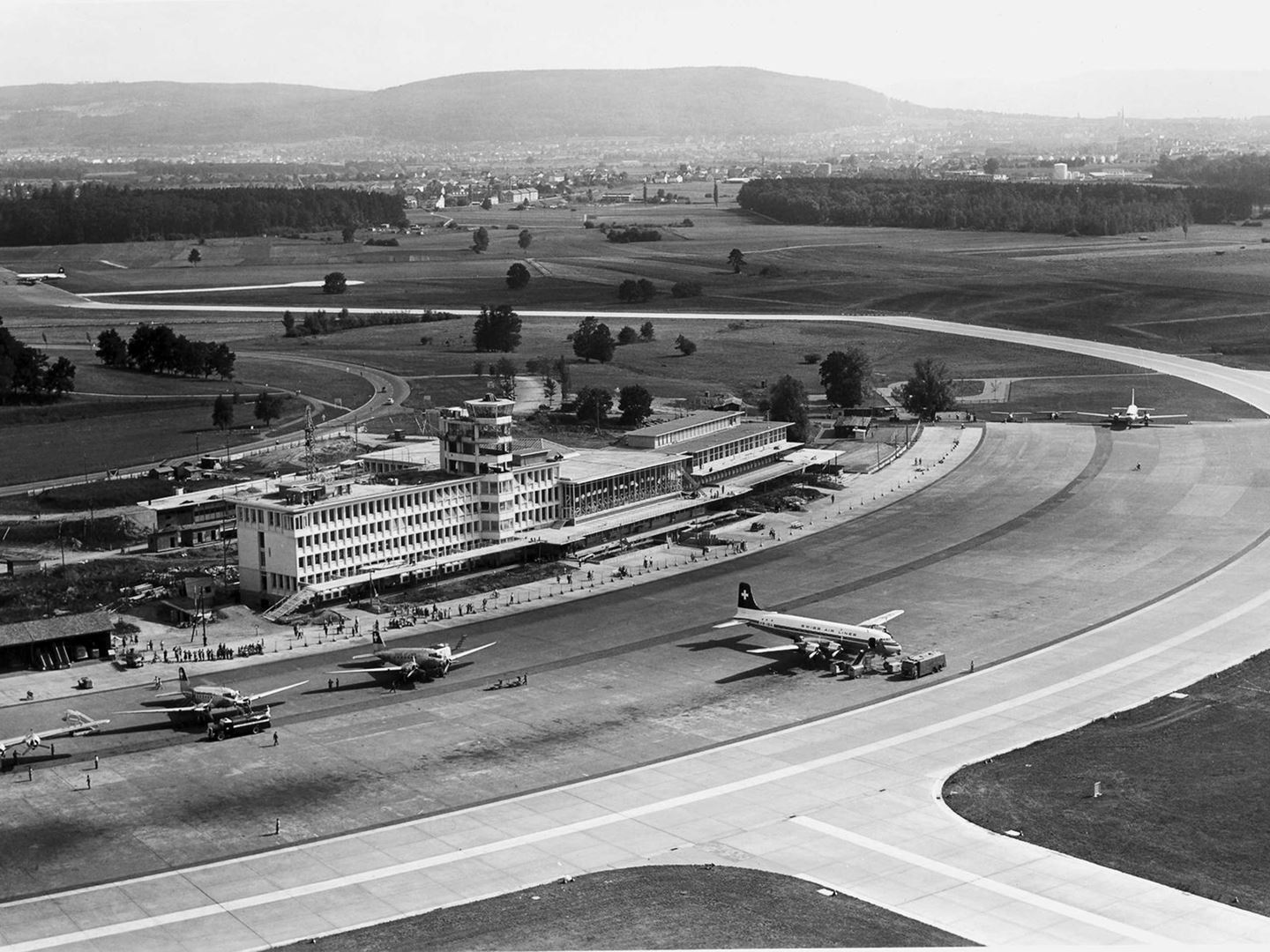 Curyšské letiště se od svého otevření už značně proměnilo