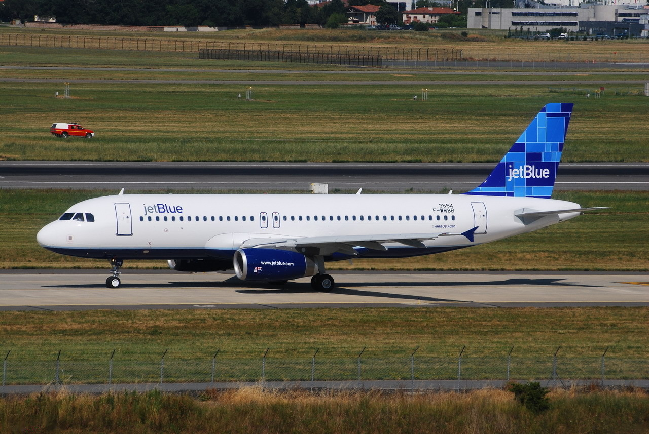 Další Airbus narazil na tvrdé turbulence, zranilo se osm lidí