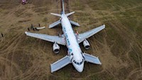 Ural Airlines chtějí vzlétnout s havarovaným Airbusem z pole
