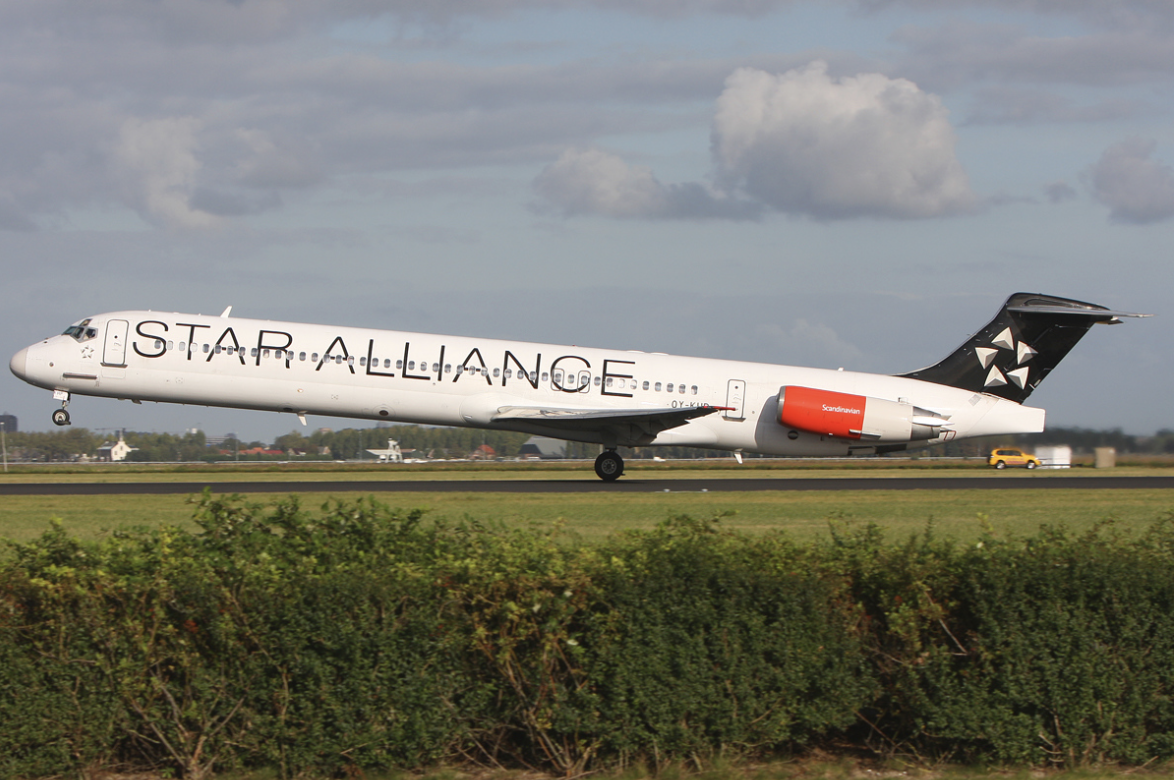 McDonell Douglas MD-82 v barvách Star Alliance