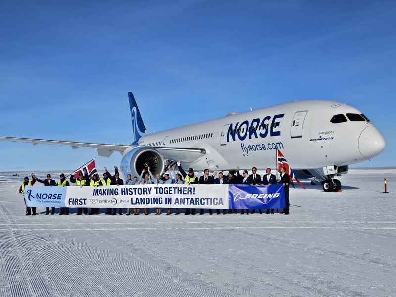 Boeing 787 pojmenovaný „Everglades" přistál ve čtvrtek 16.11. na Antarktidě