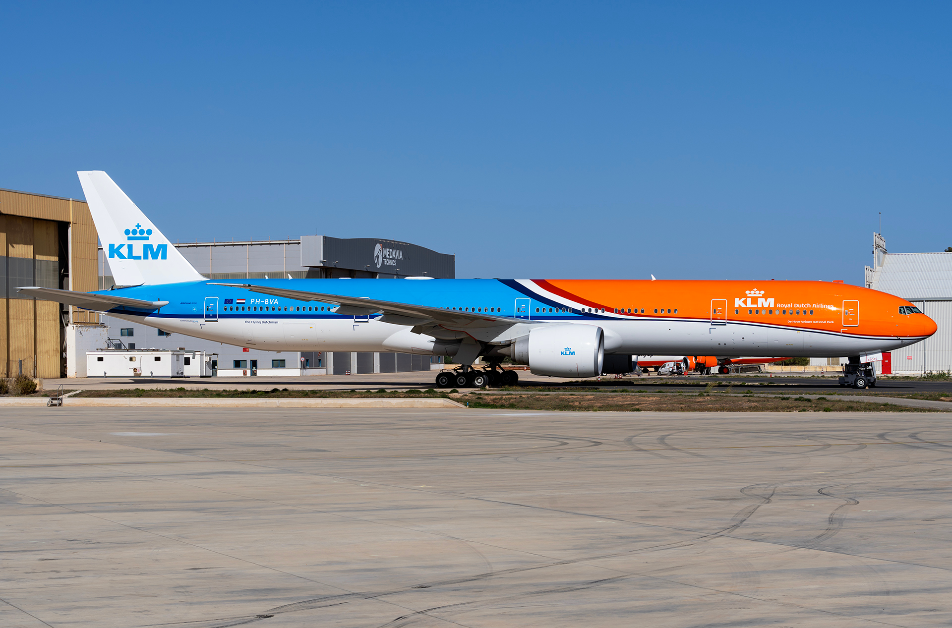 V polovině letadla KLM bude nově nizozemská trikolora
