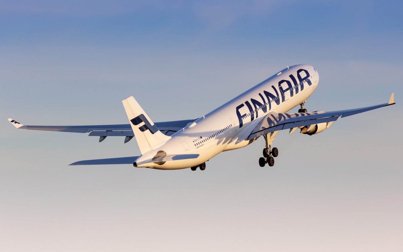 Finnair přežil dvě krize a opět ekonomicky stoupá. Od léta to bude i s novým ředitelem