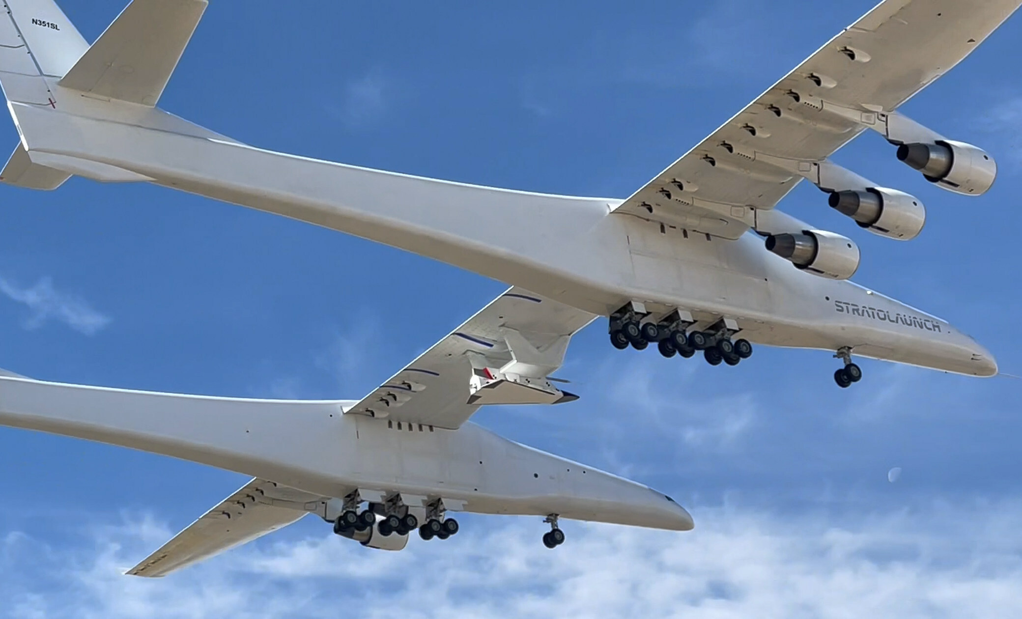 Stratolaunch provedl první úspěšný letecký test Talon-1