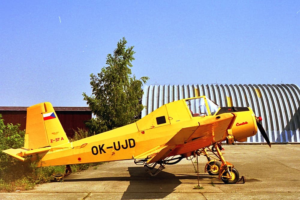 Letoun Z-37A známý jako Čmelák. Ilustrativní foto