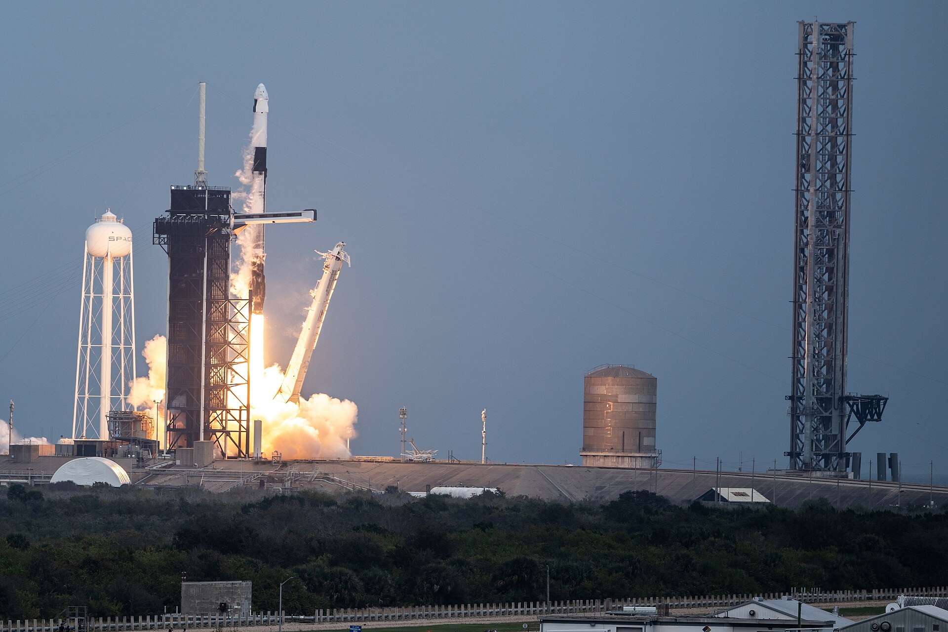 Startovací rampa 39-A na mysu Canaveral při startu mise Axiom-3