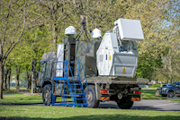 Britská armáda úspěšně otestovala novou energetickou zbraň proti dronům: využívá směrované rádiové vlny