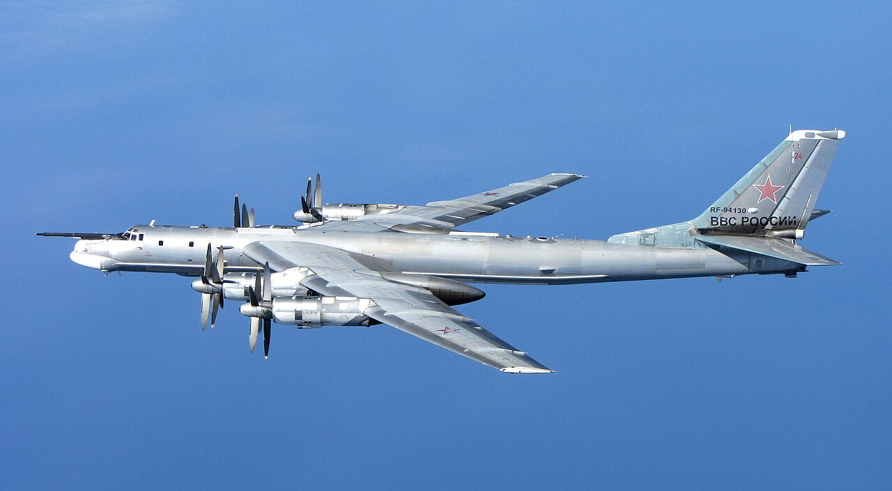 Šestice ruských letounů byla zachycena u Aljašky; NORAD posílilo dohled v oblasti