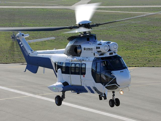 Řecko posílí boj s lesními požáry s novými vrtulníky Airbus H215
