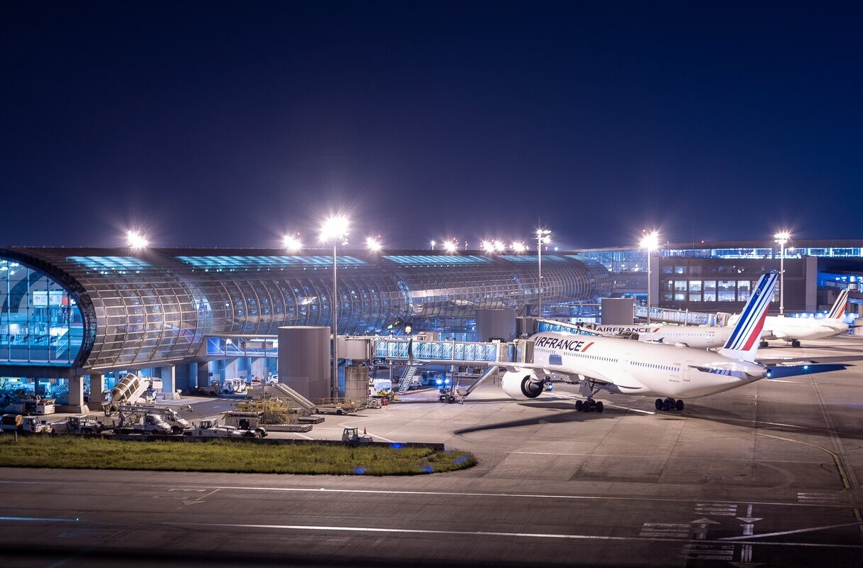 Výpadek řízení provozu ochromil pařížské letiště Orly, zrušeno přes sto letů